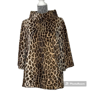 Graham & Spencer Women’s pullover leopard‎ print 3/4 sleeve top.  Size P.  EUC